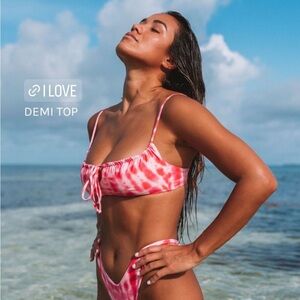 Skatie Demi top size small in Lalapalooza!